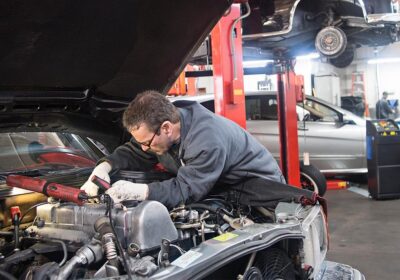 The Pros and Cons of Car Repair Services